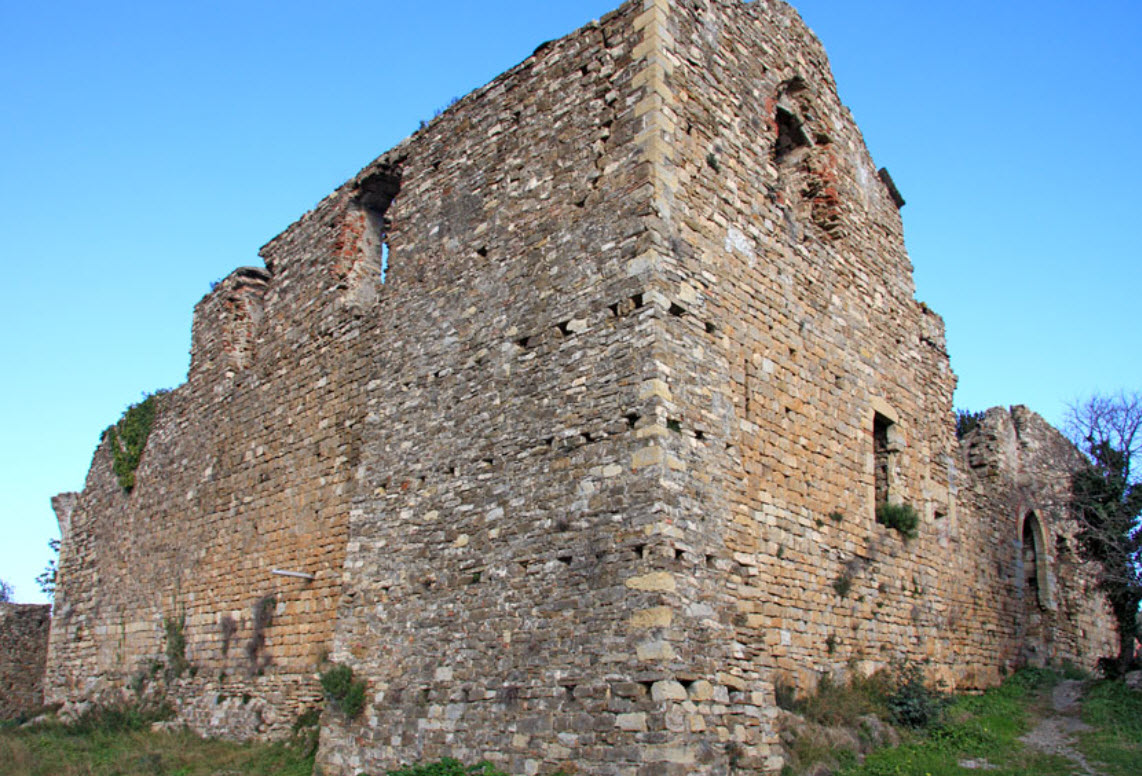 Ruderi Castello di Andora, Italy